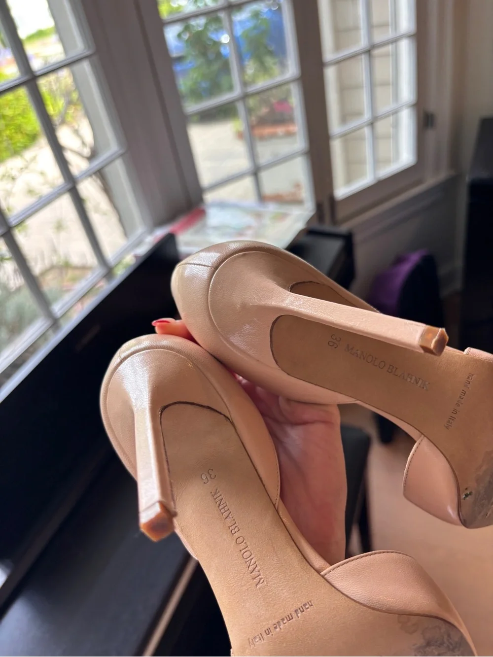 Manolo Blahnik Blush Pink Leather Pointed-Toe D'Orsay Pumps - Picture 3 of 3